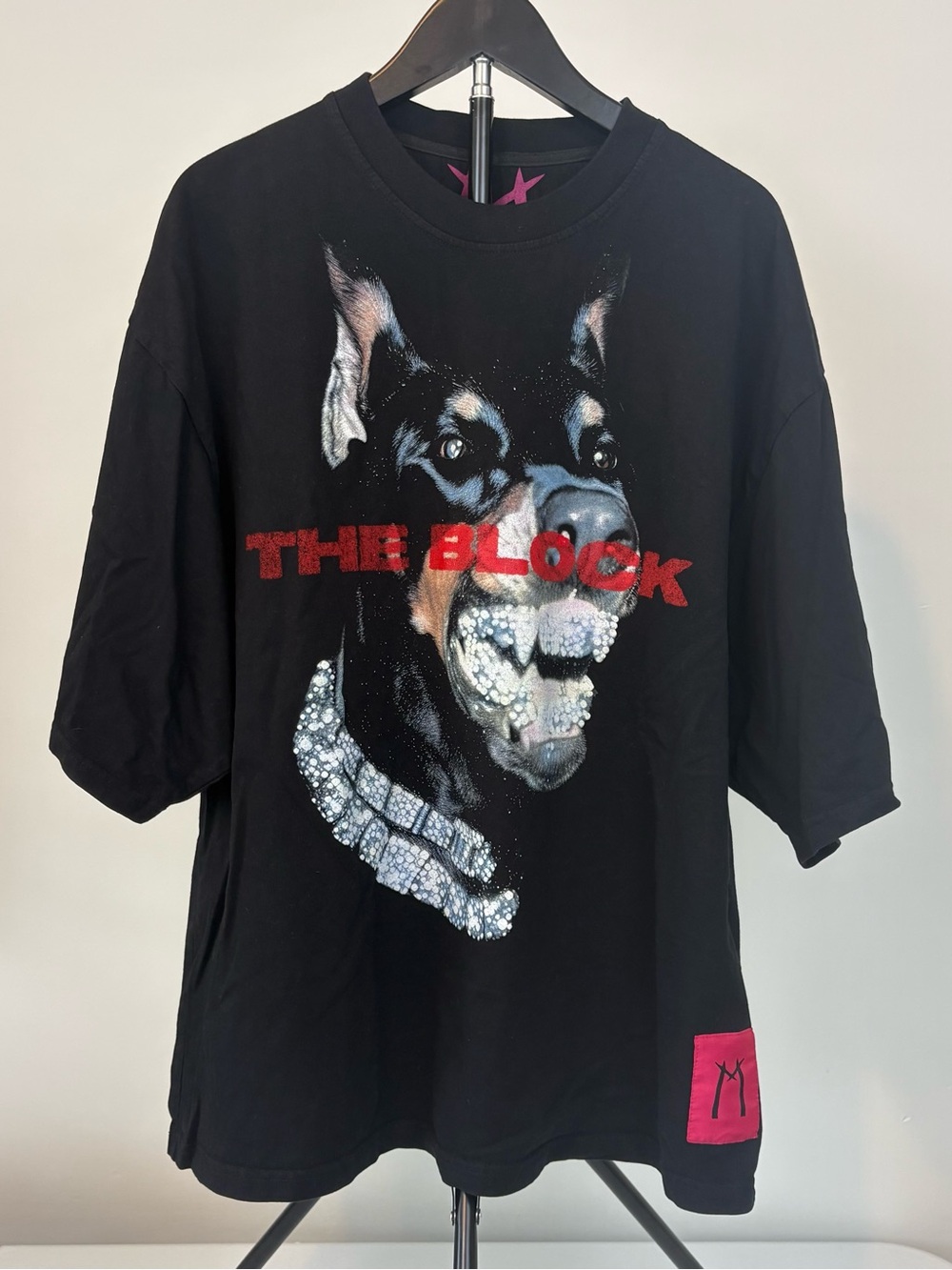 Black Dog Graphic Tee with Red "THE BLOCK" Text Malice Reborn in Bali, Sz L